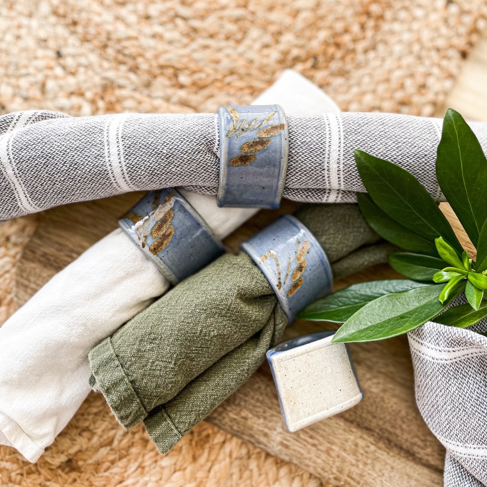 4pc Pottery Napkin Ring Set